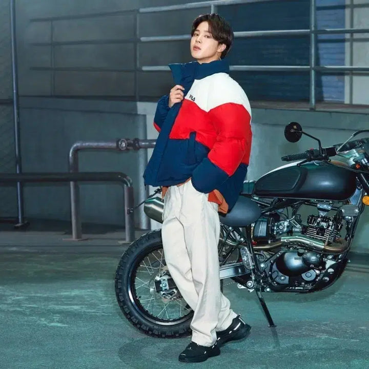 [BUNJANG] BTS Jimin FILA Down Reversible Padded Jacket / BTS지민 방탄소년단 휠라 FILA 오리털양면패딩