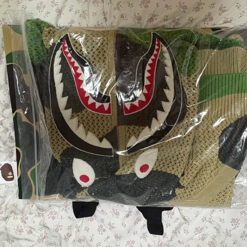 [BUNJANG] 베이프 일본 ABC CAMO 크로셰 상어 릴렉스 핏 풀 지프 후드 새상품 / 베이프 일본 ABC CAMO 크로셰 상어 릴렉스 핏 풀 지프 후드 새상품