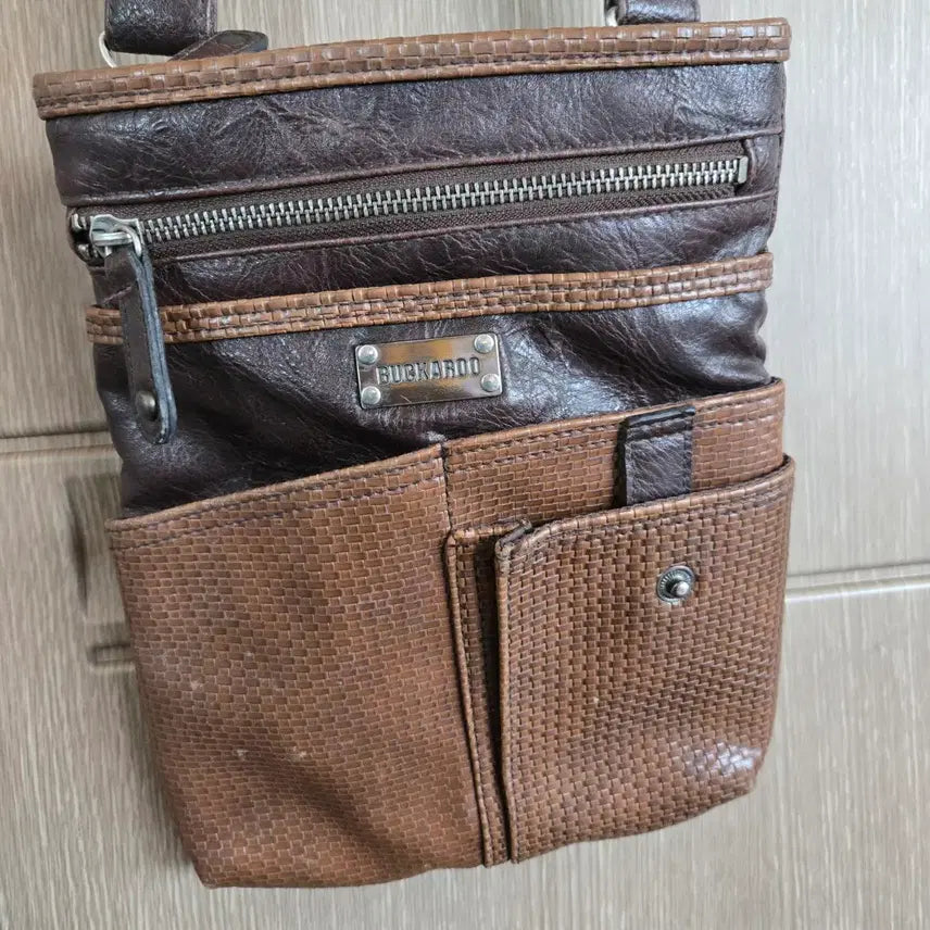 [SOLD OUT] Buckaroo 버커루 브라운 가죽 미니 크로스백