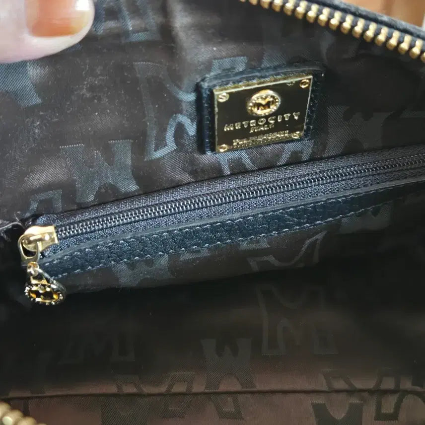 [BUNJANG] Metrocity Quilted Tote Bag - Black / 메트로시티 퀼팅 토트백 블랙