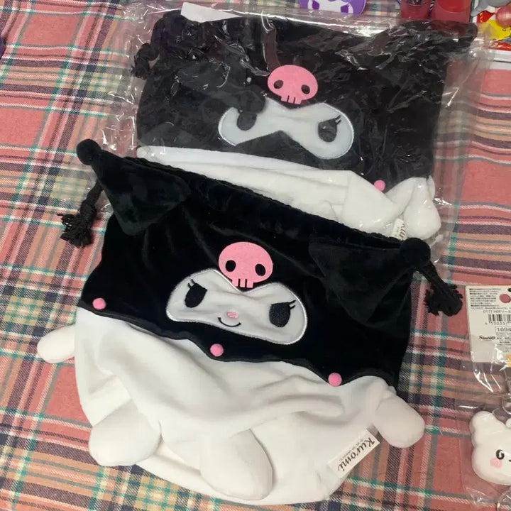 [BUNJANG] Kuromi Drawstring Pouch / (정품, 미개봉)쿠로미 복조리 파우치 팝니다!