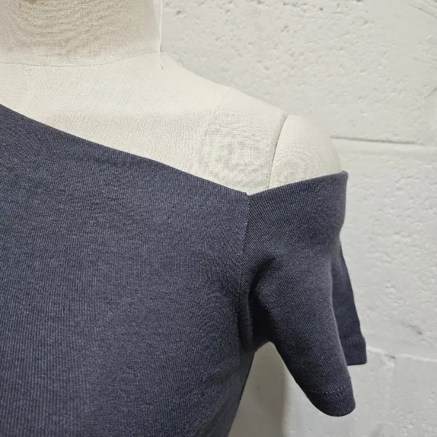 [BUNJANG] Off-Shoulder Crop Top - Charcoal / 한쪽어깨 오프숄더 크롭 무지 반팔- 차콜