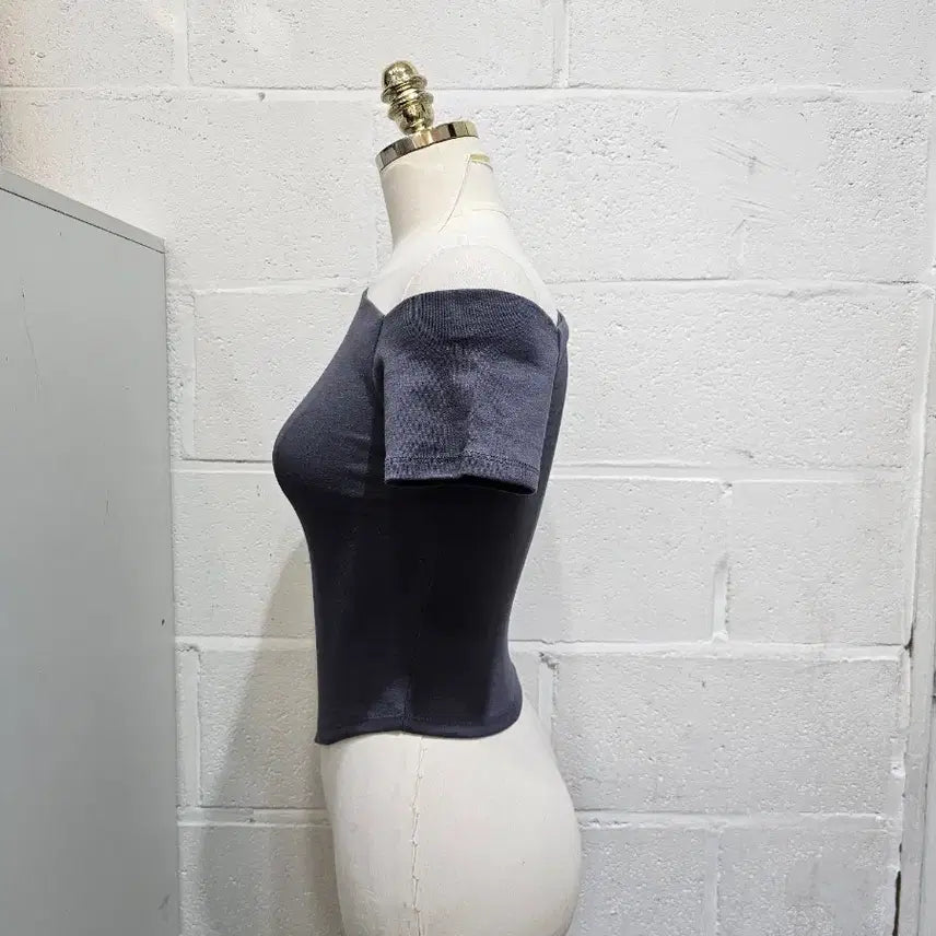 [BUNJANG] Off-Shoulder Crop Top - Charcoal / 한쪽어깨 오프숄더 크롭 무지 반팔- 차콜