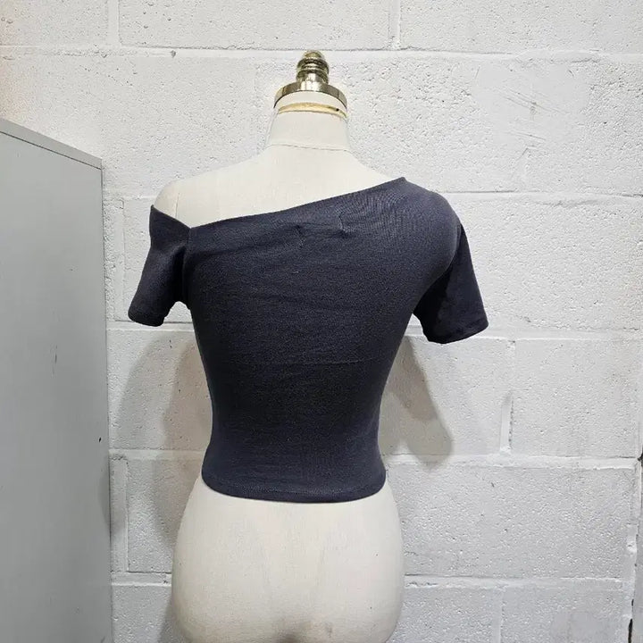 [BUNJANG] Off-Shoulder Crop Top - Charcoal / 한쪽어깨 오프숄더 크롭 무지 반팔- 차콜