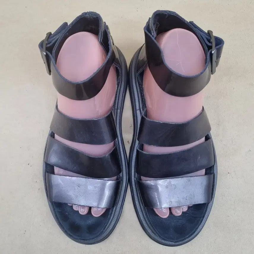 [BUNJANG] Dr. Martens Clarissa Sandals 250 / 닥터마틴 클라리사  샌들250