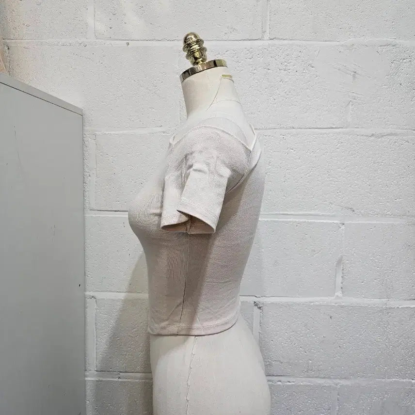 [BUNJANG] Off-Shoulder Crop Top - Light Beige / 한쪽어깨 오프숄더 크롭 무지 반팔- 연베이지