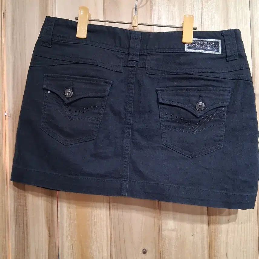 [BUNJANG] Bang Bang Mini Skirt (Size 76) / 뱅뱅 블랙 미니 스커트(76)