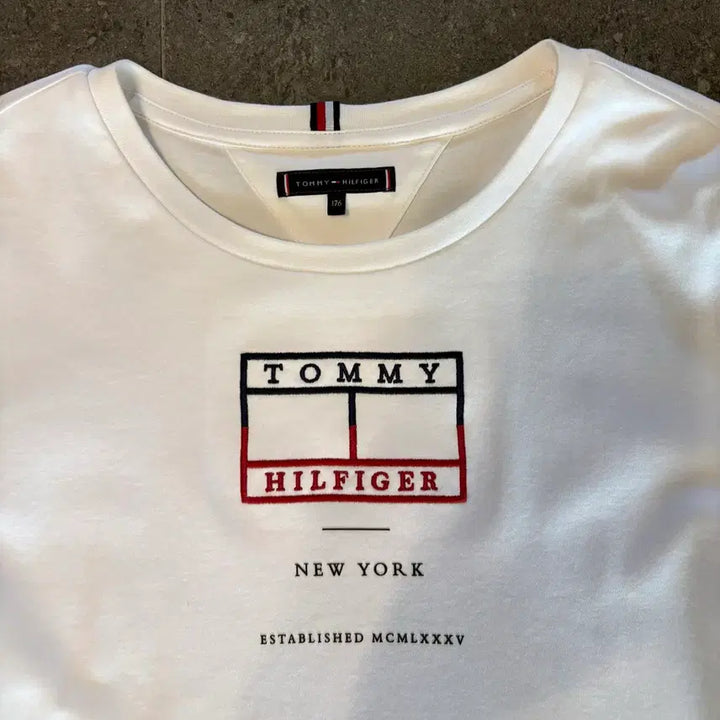 [BUNJANG] Tommy Hilfiger White T-shirt / 토미힐피거 화이트 티셔츠