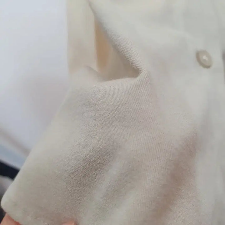 [BUNJANG] High-Quality Puff Sleeve Fleece Lined Shirt / 고퀄 내수 퍼프소매 기모 셔츠 *베이지,화이트