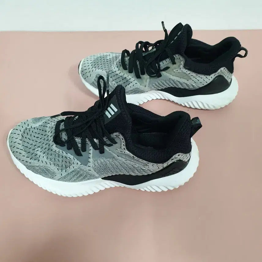 [BUNJANG] Adidas AlphaBounce Beyond Gray Sneakers (Size 235) / 아디다스 회색 알파바운스 비욘드 운동화 235사이즈
