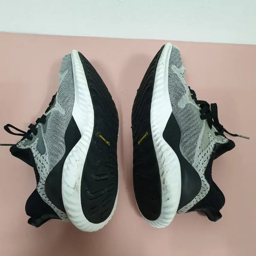 [BUNJANG] Adidas AlphaBounce Beyond Gray Sneakers (Size 235) / 아디다스 회색 알파바운스 비욘드 운동화 235사이즈