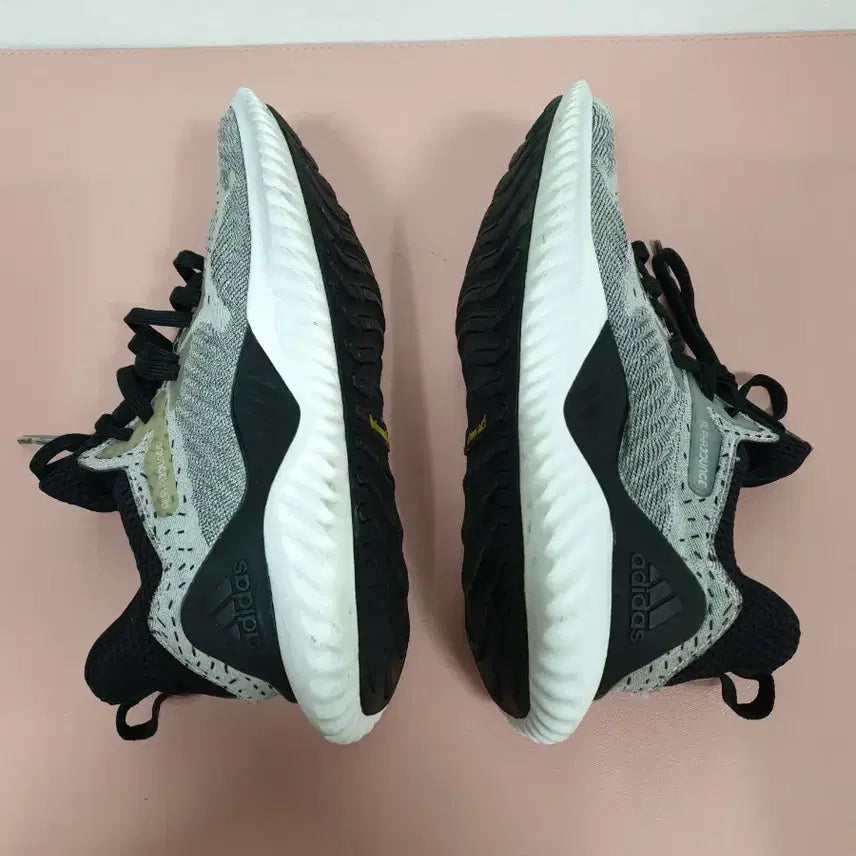 [BUNJANG] Adidas AlphaBounce Beyond Gray Sneakers (Size 235) / 아디다스 회색 알파바운스 비욘드 운동화 235사이즈