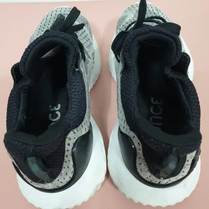 [BUNJANG] Adidas AlphaBounce Beyond Gray Sneakers (Size 235) / 아디다스 회색 알파바운스 비욘드 운동화 235사이즈