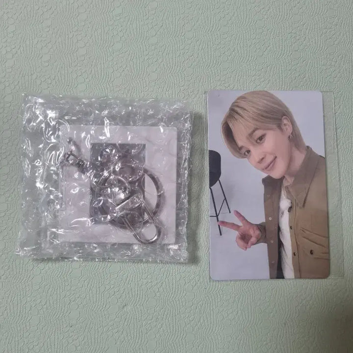 [SOLD OUT] 아리랑 방탄 지민 특전 포카 &amp; 키링