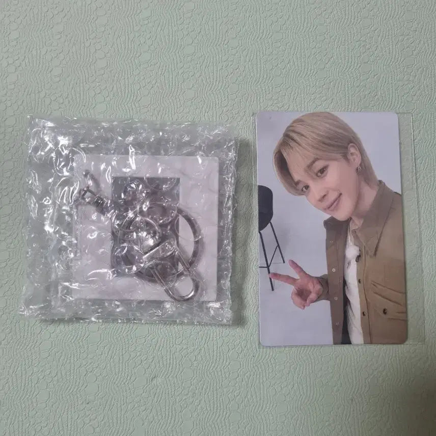 [SOLD OUT] 아리랑 방탄 지민 특전 포카 &amp; 키링