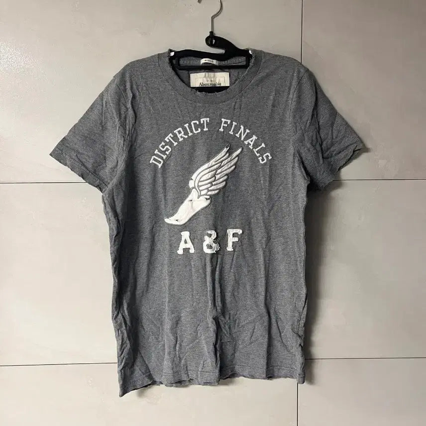 [BUNJANG] Abercrombie &amp; Fitch Spell Logo T-Shirt - Gray [L] / 아베크롬비 A&amp;F 스펠로고 티셔츠 그레이 [L]