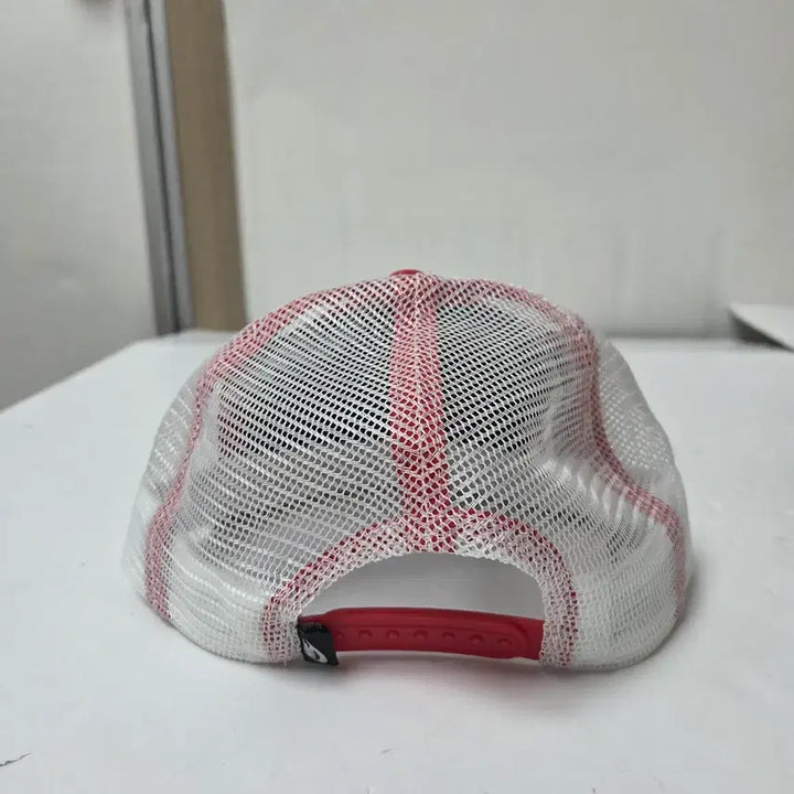 [BUNJANG] Nike Stranger Things Mesh Ball Cap / 나이키 기묘한 이야기 메쉬볼캡 레드앤화이트(F)