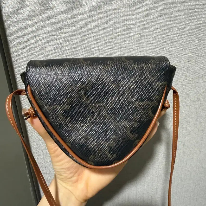 [BUNJANG] Celine Triomphe Mini Crossbody Bag / 셀린느 트리오페 미니 크로스백