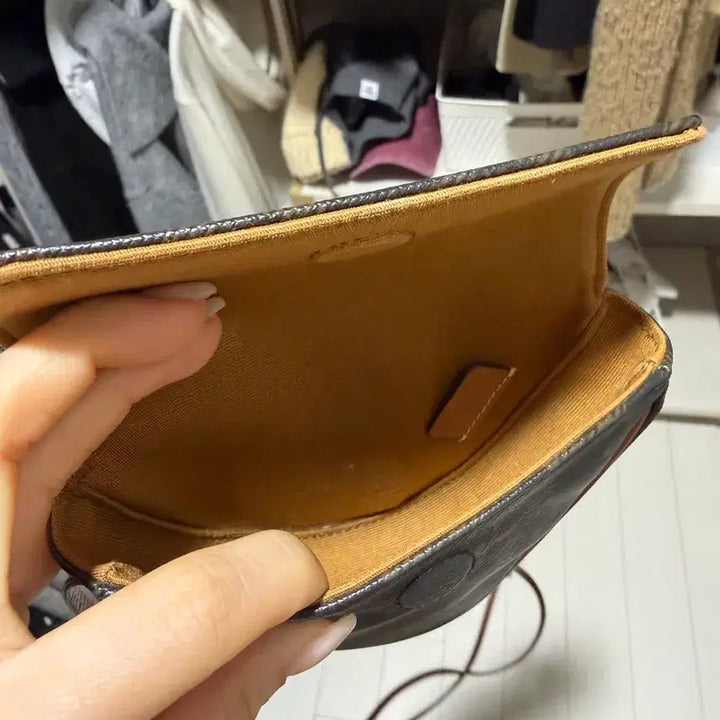 [BUNJANG] Celine Triomphe Mini Crossbody Bag / 셀린느 트리오페 미니 크로스백