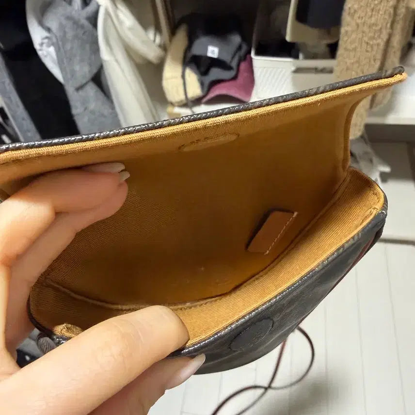 [BUNJANG] Celine Triomphe Mini Crossbody Bag / 셀린느 트리오페 미니 크로스백