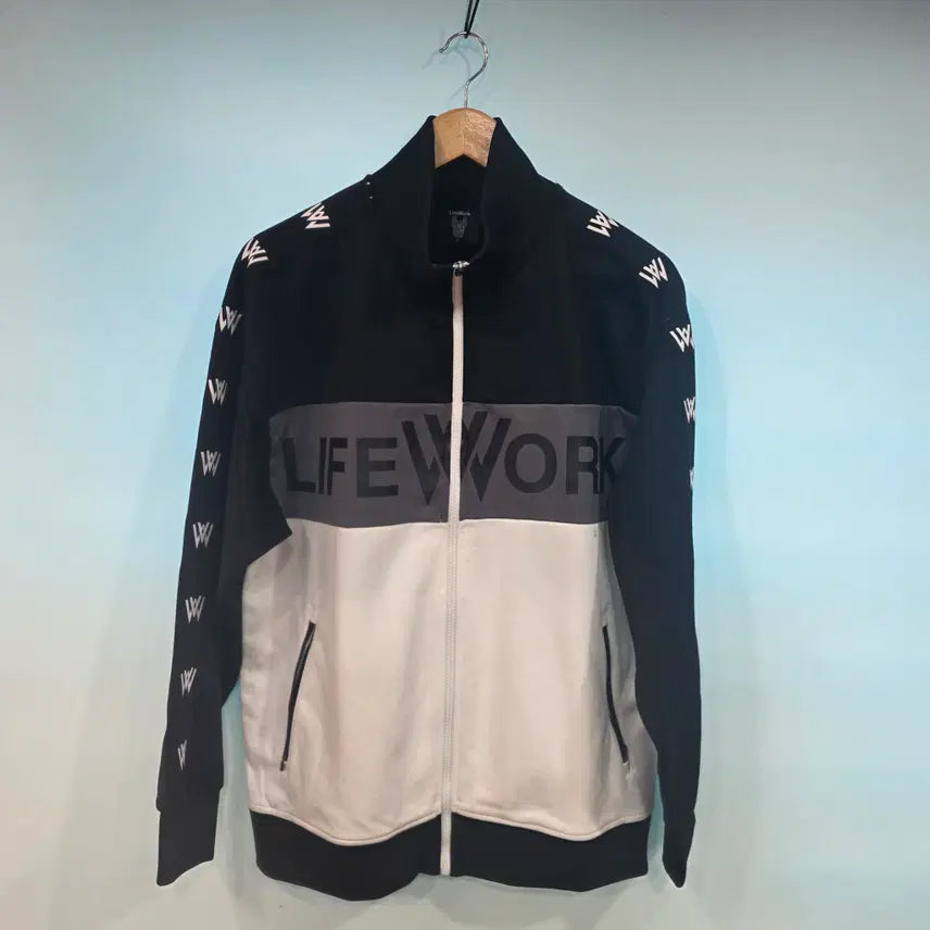 [SOLD OUT] 라이프워크 L사이즈 집업 바람막이