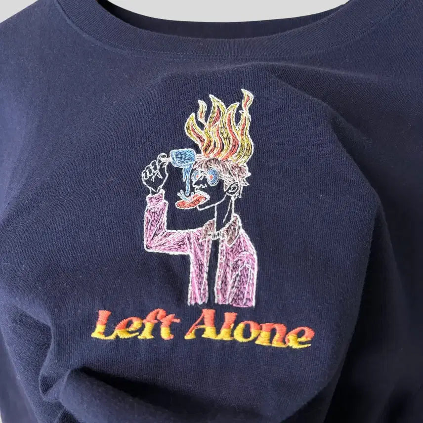 [BUNJANG] Left Alone Embroidered Long Sleeve T-shirt / (XL)Left Alone 일러스트 자수 긴팔 티셔츠