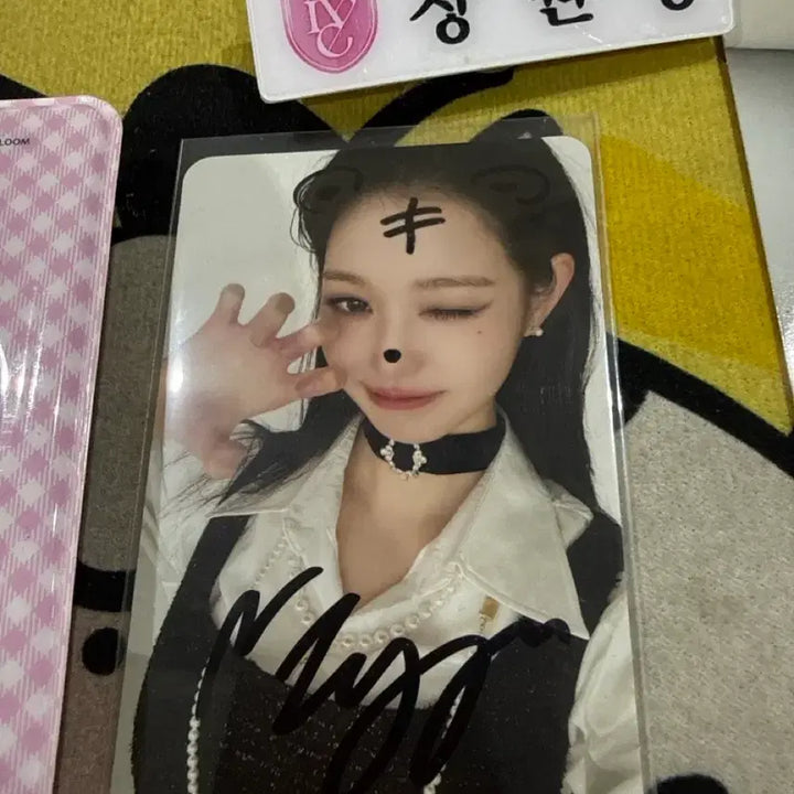 [BUNJANG] IVE Wonyoung Signed Photocard / 아이브 장원영 친필싸인낙서 포카 팔아요! (최저가매물없음)
