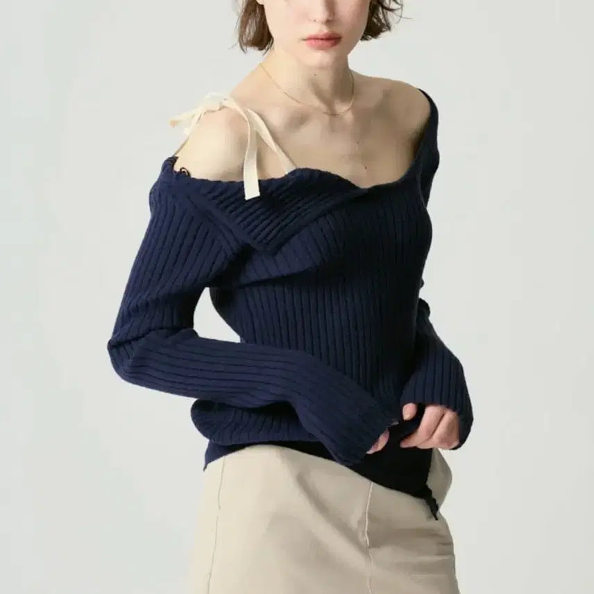 [BUNJANG] Gloony Off-Shoulder Knit Top (Navy) / 글로니 아이사 오프숄더 니트 탑 (네이비)