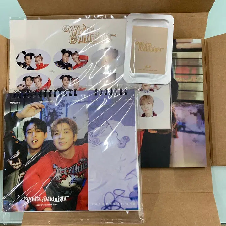 [BUNJANG] Dicon Wonwoo Mingyu Winter 2025 Photobook / 디아이콘 원우 민규 winter 2025