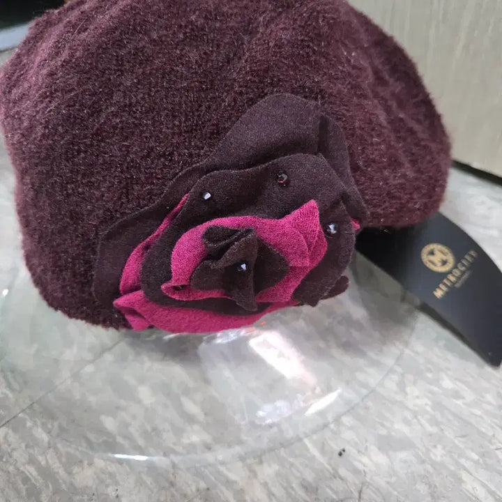 [BUNJANG] Metro City Flower Burgundy Beret / 메트로시티 플라워 장식 버건디 베레모 새상품