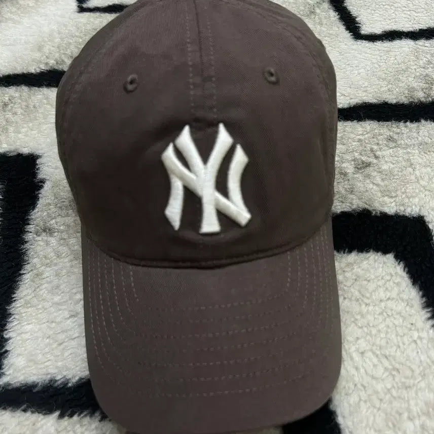 [BUNJANG] MLB New York Yankees Vintage Brown Baseball Cap / MLB 뉴욕양키스 볼캡/빈티지브라운