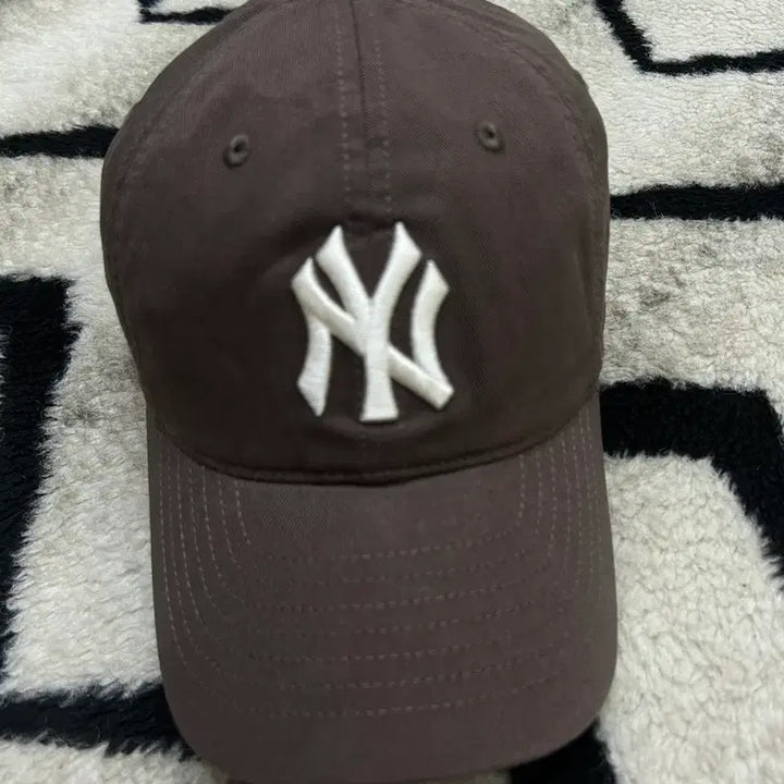 [BUNJANG] MLB New York Yankees Vintage Brown Baseball Cap / MLB 뉴욕양키스 볼캡/빈티지브라운
