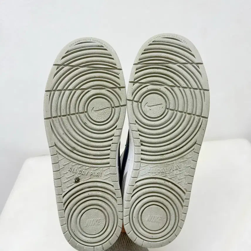 [BUNJANG] Nike Court Borough 2 Smoke Grey Sneakers / (240)나이키 운동화 코트버로우2 스모크그레이