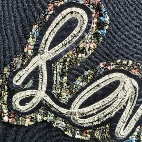 [SOLD OUT] Anniversary f 아니베에프, 예쁜 영문자수패치 라운드티 , 거