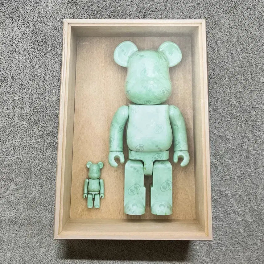 [BUNJANG] Dada Bearbrick 400%+100% Set / 400%+100% 다다 베어브릭 판매