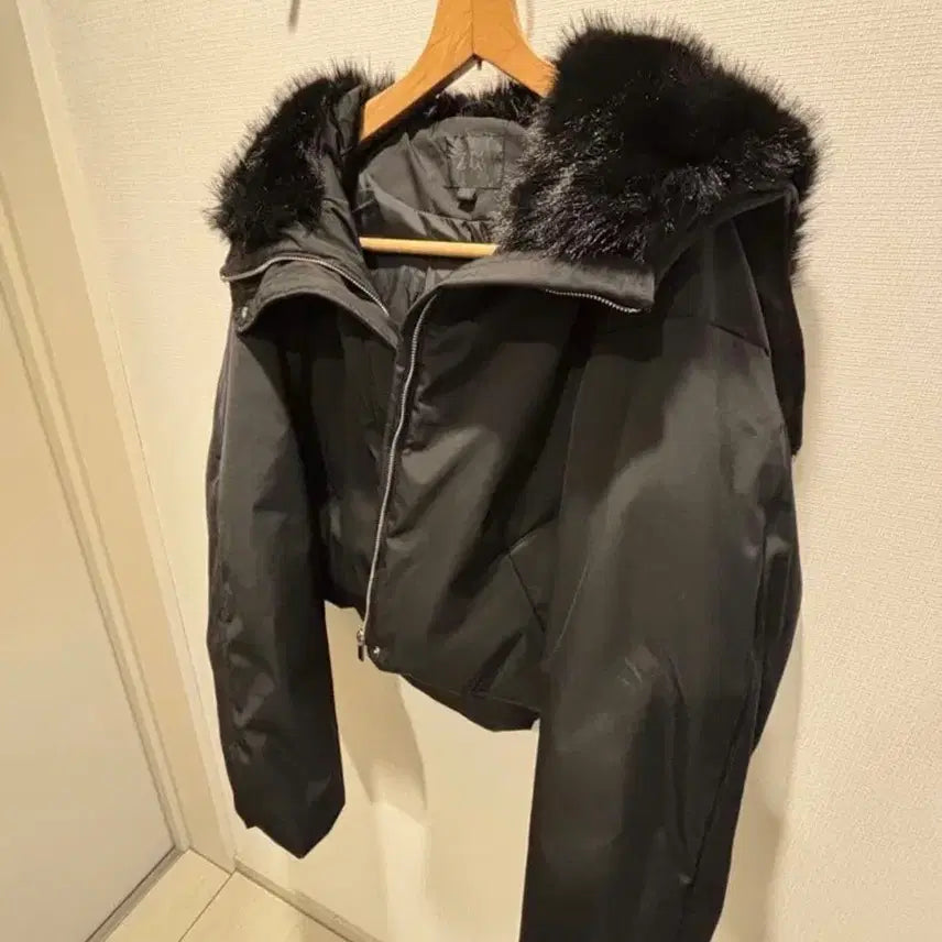 [BUNJANG] ZARA Black Fur Cropped Jumper / 자라블랙퍼점퍼