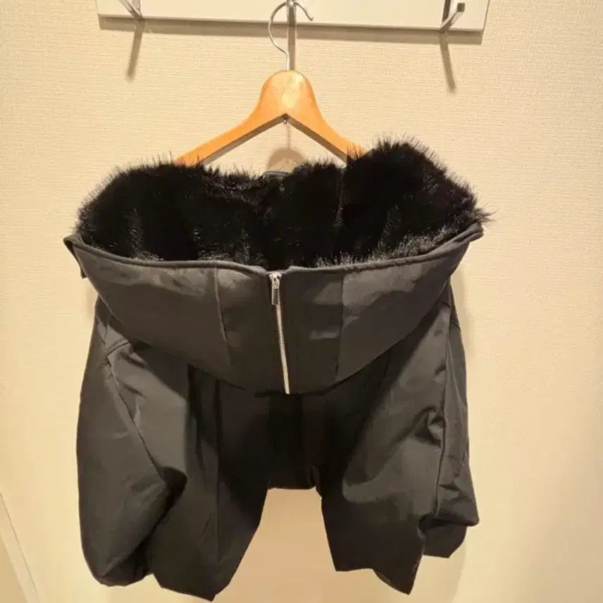 [BUNJANG] ZARA Black Fur Cropped Jumper / 자라블랙퍼점퍼