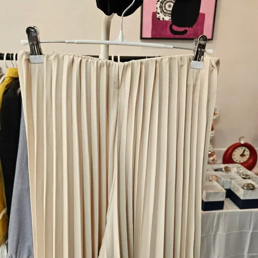 [BUNJANG] Ivory Pleated Wide Leg Pants / 아이보리 플리츠 롱 와이드 팬츠