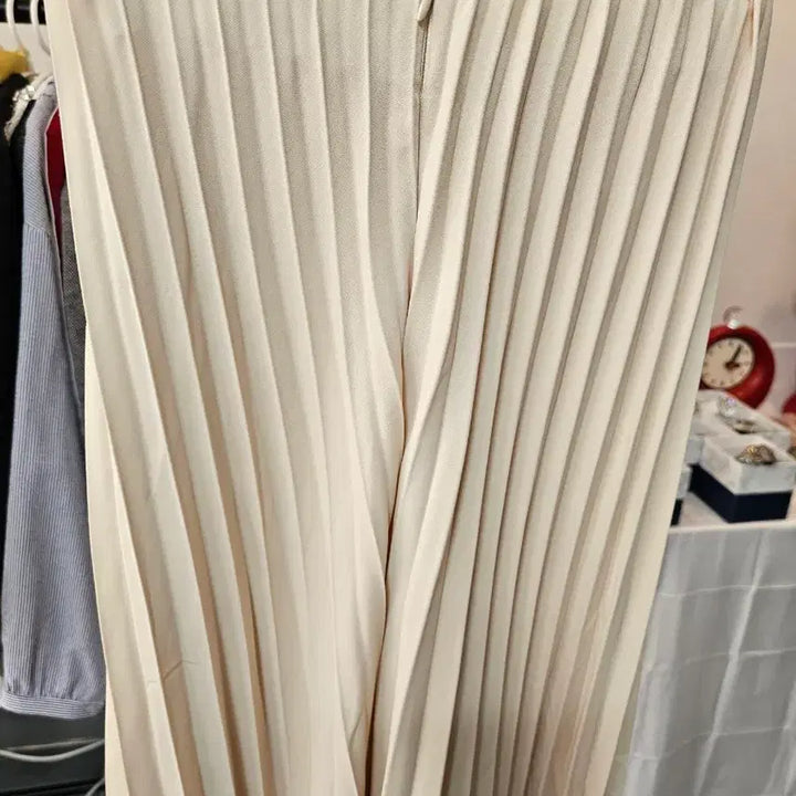 [BUNJANG] Ivory Pleated Wide Leg Pants / 아이보리 플리츠 롱 와이드 팬츠