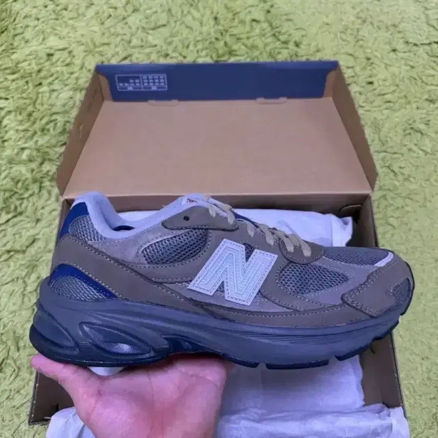 [BUNJANG] New Balance Khakis 2010 Abzorb Sneakers / 뉴발란스 카키스 2010 앱졸브