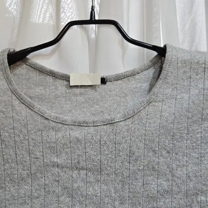 [BUNJANG] Gray Punching Detail Asymmetric Hemline T-shirt / 펀칭 골지 밑단유 언발 그레이 반팔