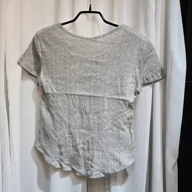 [BUNJANG] Gray Punching Detail Asymmetric Hemline T-shirt / 펀칭 골지 밑단유 언발 그레이 반팔