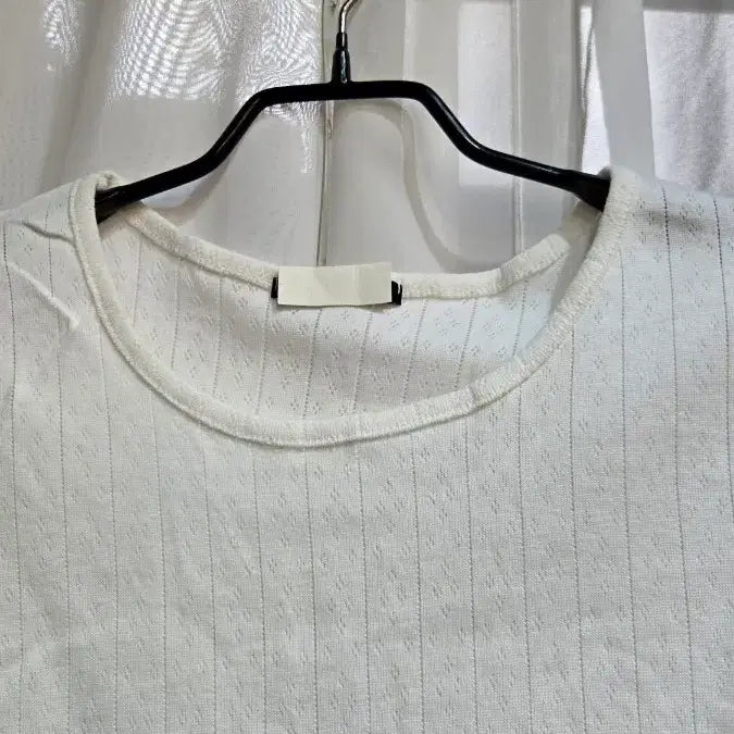 [BUNJANG] Unbalanced Hem White Punching Knit T-shirt / 펀칭 골지 밑단유 언발 화이트 반팔
