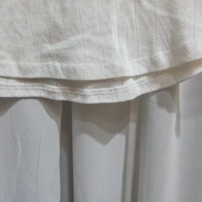 [BUNJANG] Unbalanced Hem White Punching Knit T-shirt / 펀칭 골지 밑단유 언발 화이트 반팔