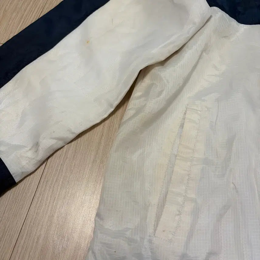 [BUNJANG] Nike 90s Old School Basketball Logo White Windbreaker / 나이키 90s 올드스쿨 바스킷로고 화이트 바람막이