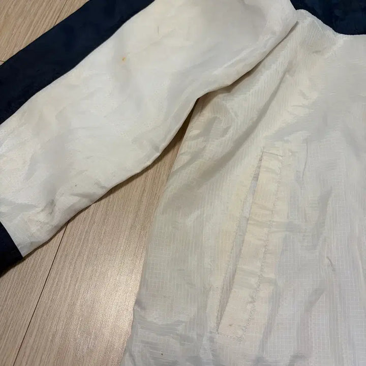 [BUNJANG] Nike 90s Old School Basketball Logo White Windbreaker / 나이키 90s 올드스쿨 바스킷로고 화이트 바람막이