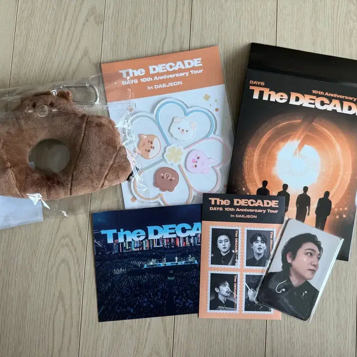 [BUNJANG] DAY6 The Decade Daejeon Entry Kit + Denimals Keyring Bundle Set / DAY6 The Decade 데이식스 대전 입장키트(첫)+키링