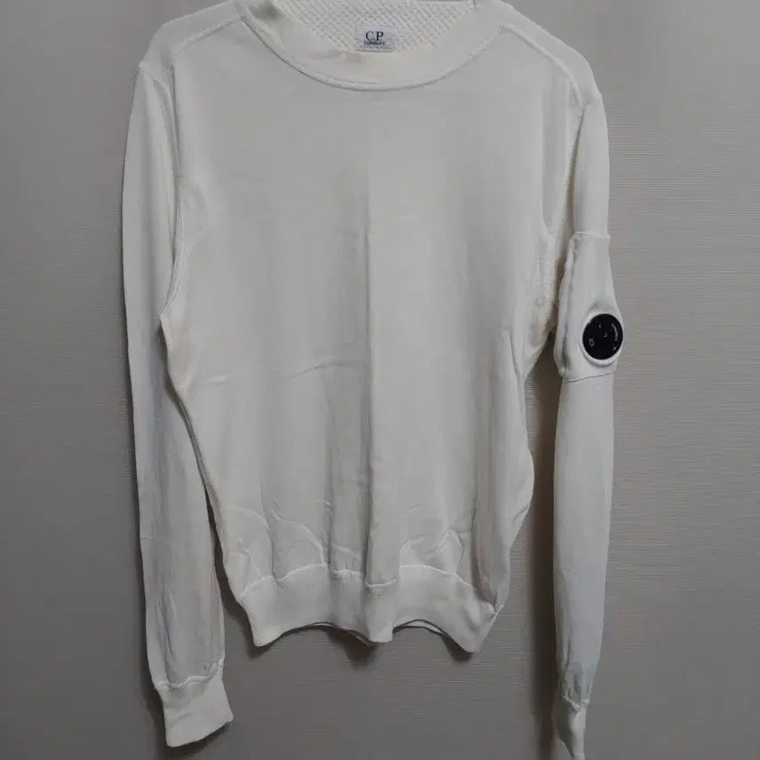 [BUNJANG] C.P. Company White Lens Emblem Sweatshirt / C.P. 컴퍼니 화이트 렌즈 와펜 ㅁ9ㅁ투맨