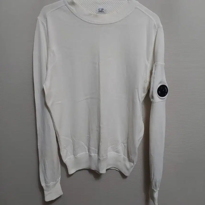 [BUNJANG] C.P. Company White Lens Emblem Sweatshirt / C.P. 컴퍼니 화이트 렌즈 와펜 ㅁ9ㅁ투맨