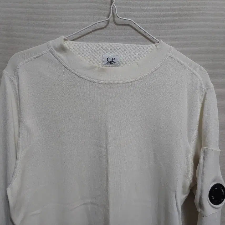 [BUNJANG] C.P. Company White Lens Emblem Sweatshirt / C.P. 컴퍼니 화이트 렌즈 와펜 ㅁ9ㅁ투맨